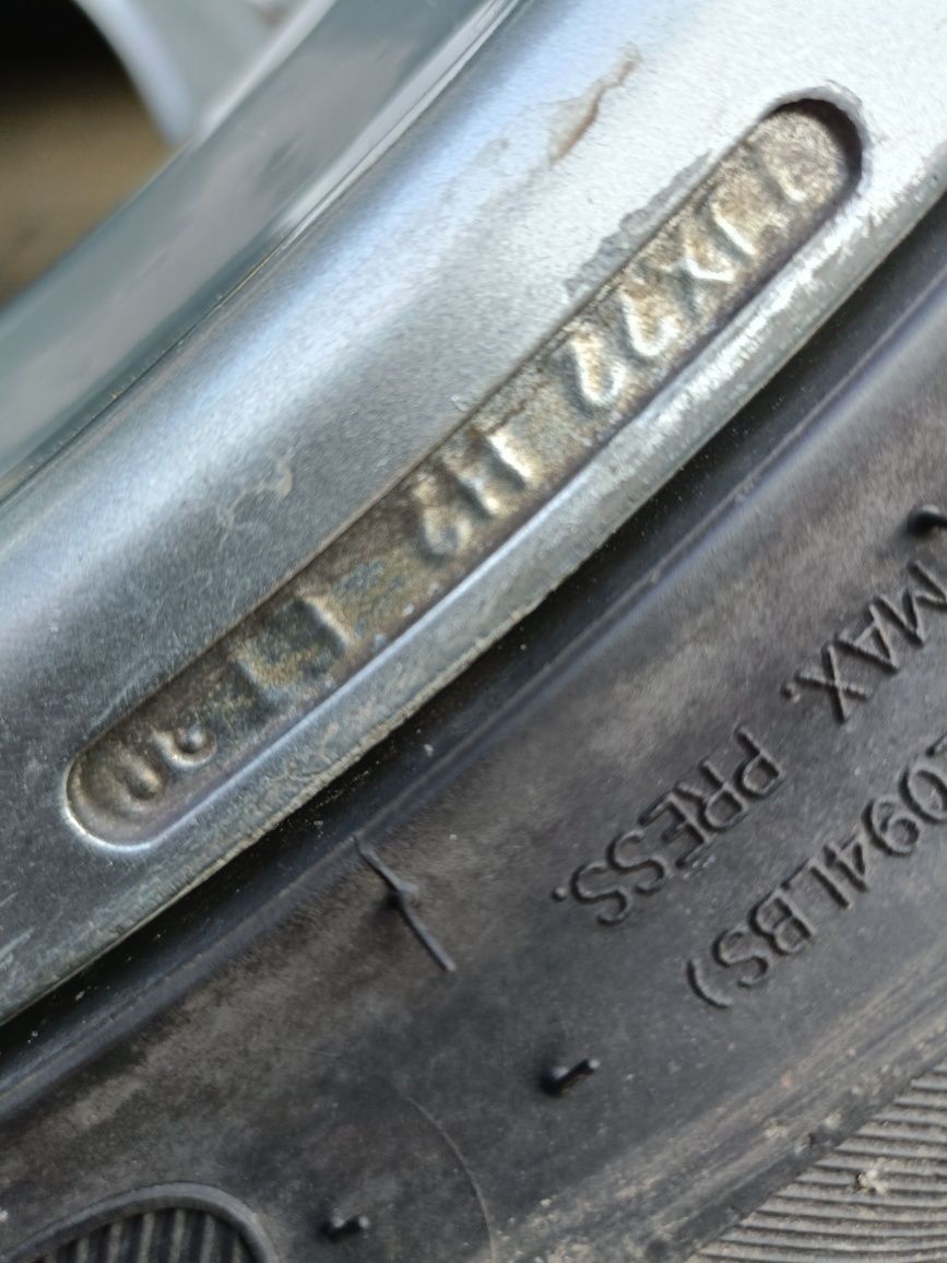 Felga KAHN 22 całe 5x120 koło 9Jx22H2 ET30 cb- 72,6 Autogrip 285/35ZR2