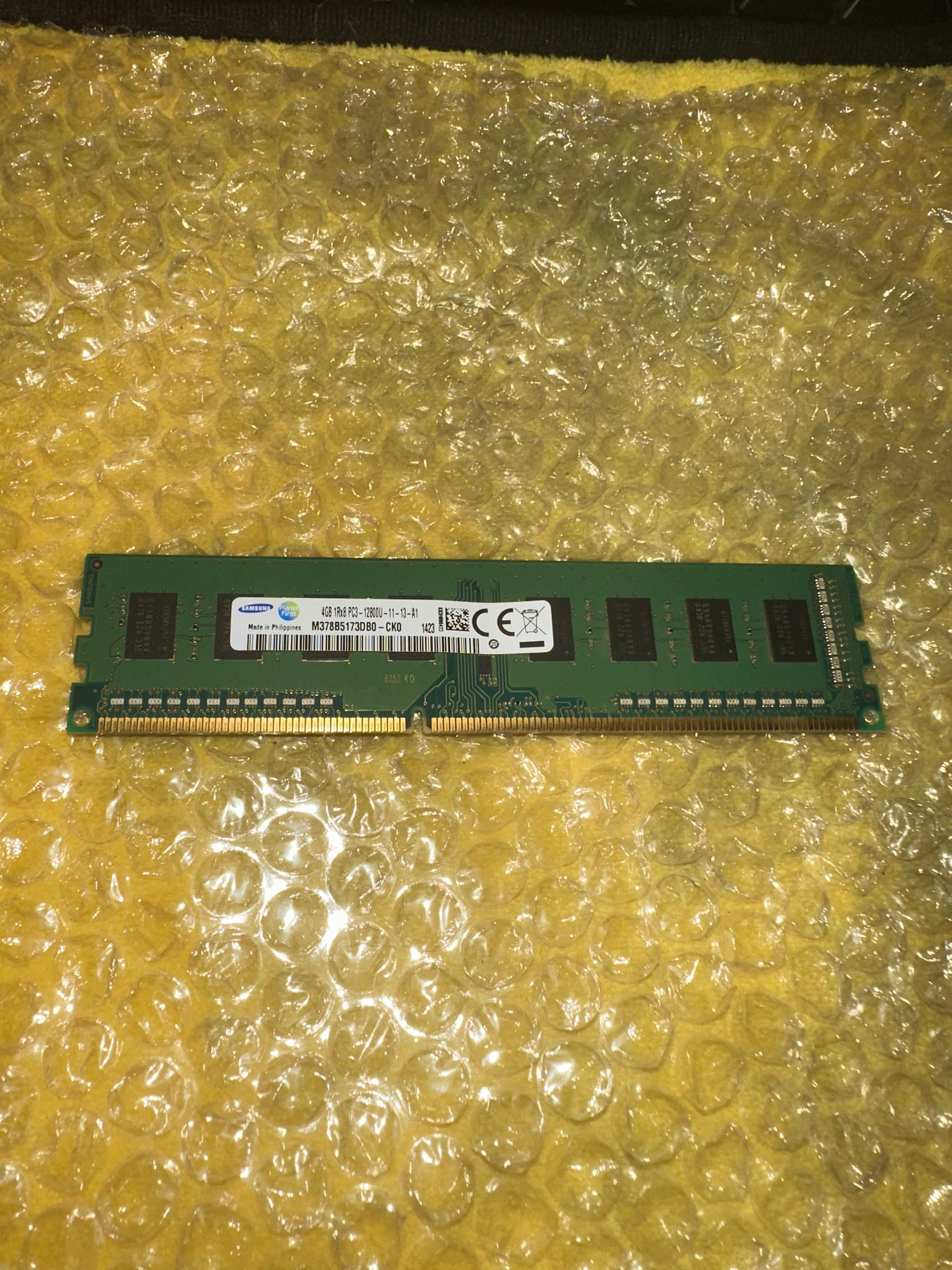 Оперативна памʼять Samsung 4 ГБ ddr3 1600mhz