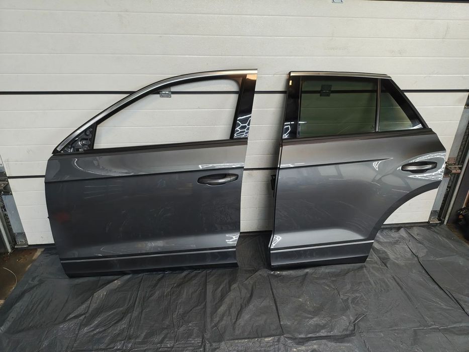 VW T-ROC drzwi lewy przód w kolor pod miernik  LR7H