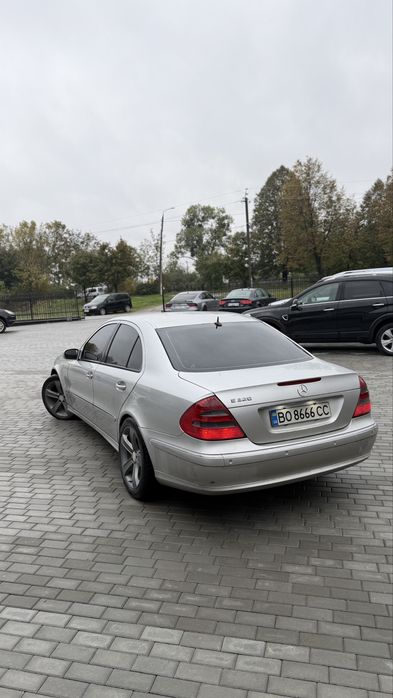 Mercedes-benz e-class 320