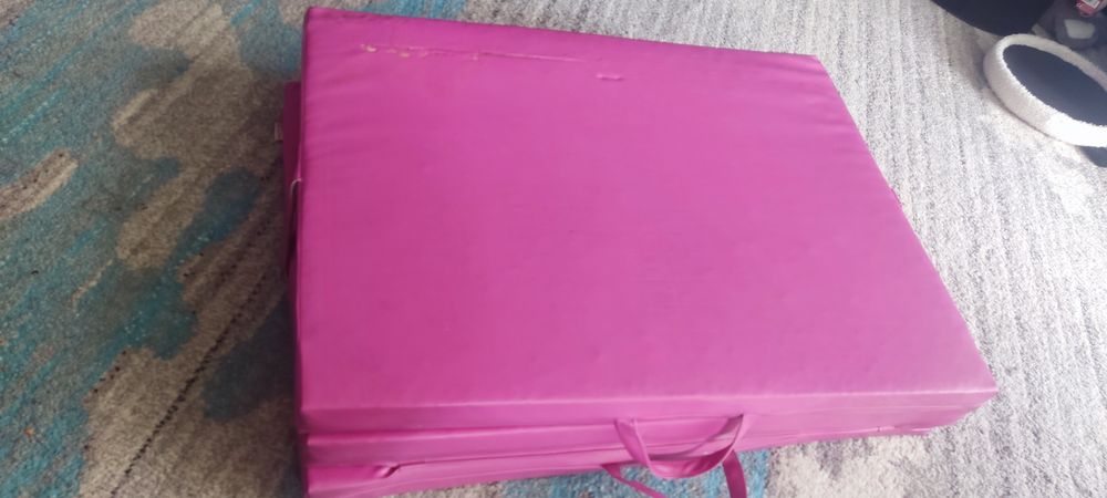 Materac gimnastyczny skladany