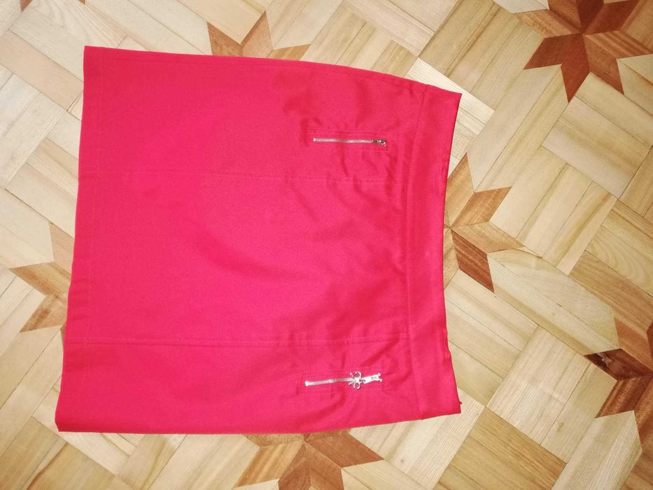 Spódnica ołówkowa czerwona