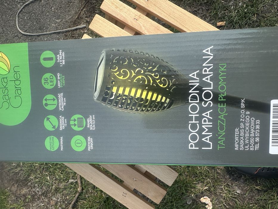 Lampa solarna ogrodowa