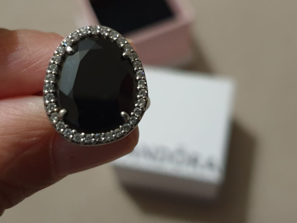 Pandora Glamorous Legacy Black Spinel Ring com caixa pandora