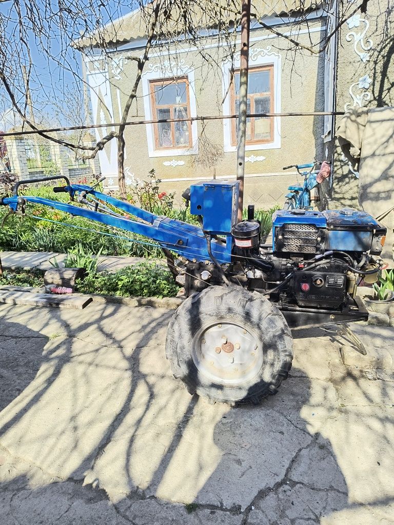 Дизельный Мотоблок Кентавр 12к.с со стартером и Прицепом.