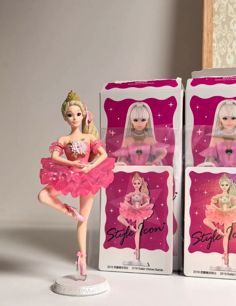 Барбі blind box в наявності іграшка Pop Mart «лабубу»