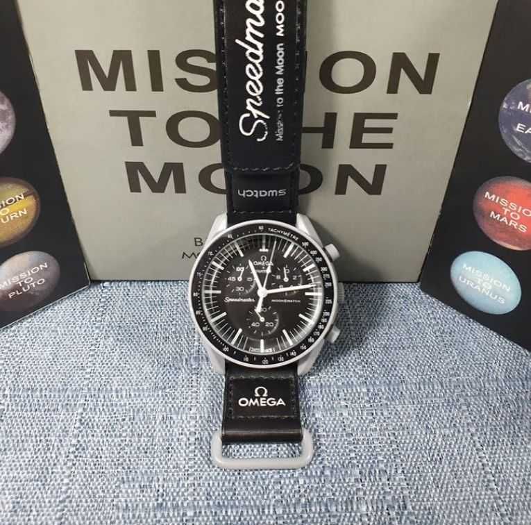 Swatch x Omega Bioceramic Moonswatch Mission to the Moon SO33M100