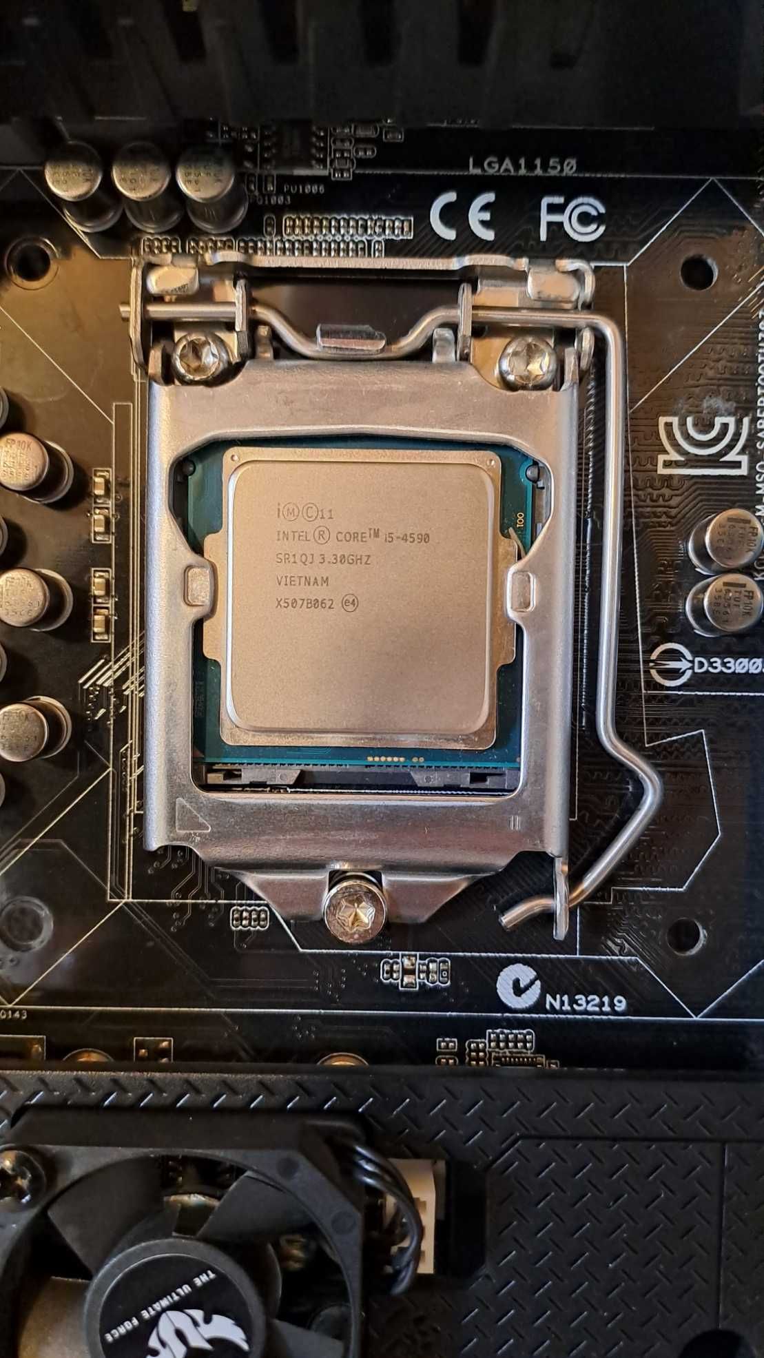 Bundle Core i5-4590 / Board Asus Z87 Sabertooth / 20GB DDR3 Hynix