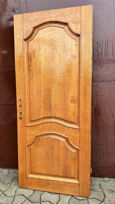 Вхідні дубові двері