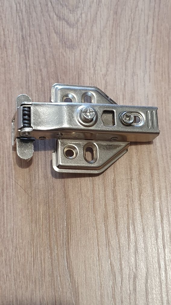 Dobradiças para móvel de cozinha com portas em alumínio e vidro