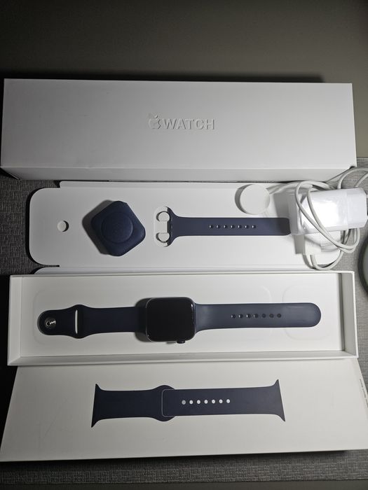 Apple Watch 6, 44 мм идеальное состояние