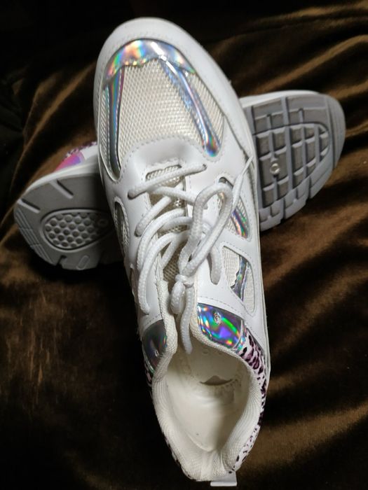 Красовки новые женские