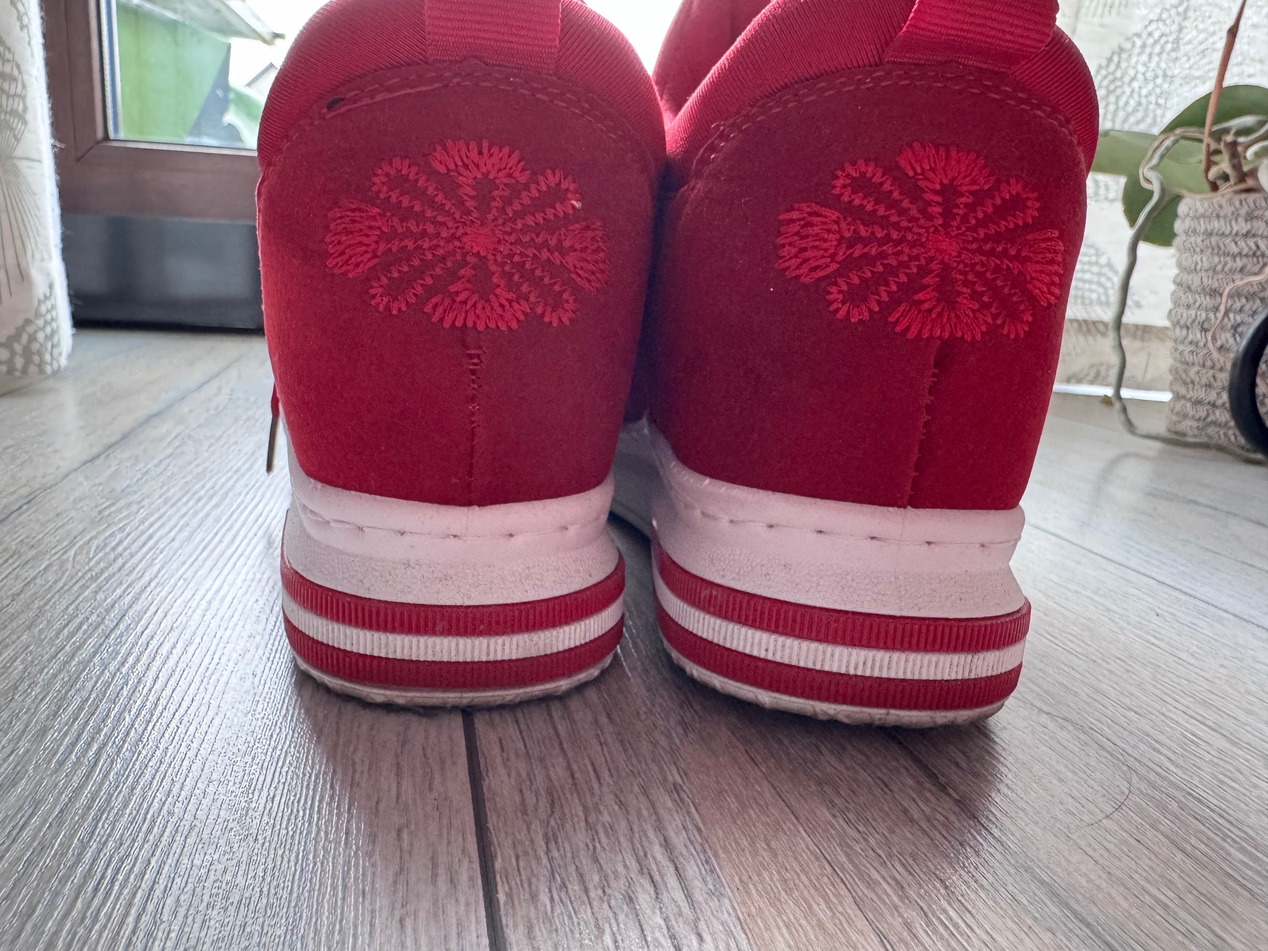 Czerwone damskie buty