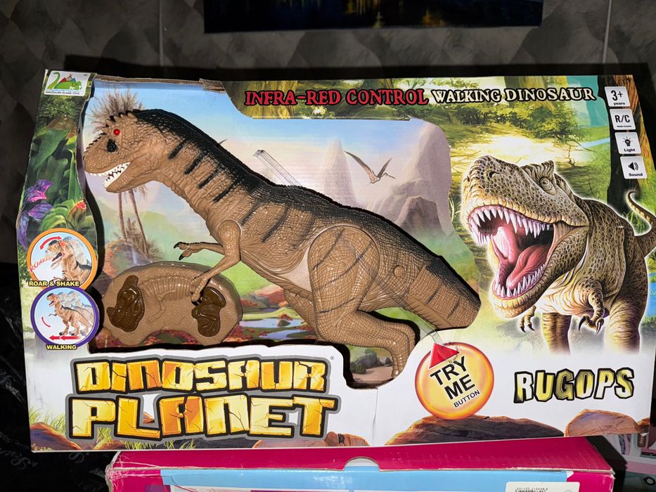 Игрушка динозавр на управлении Свет/звук Большой