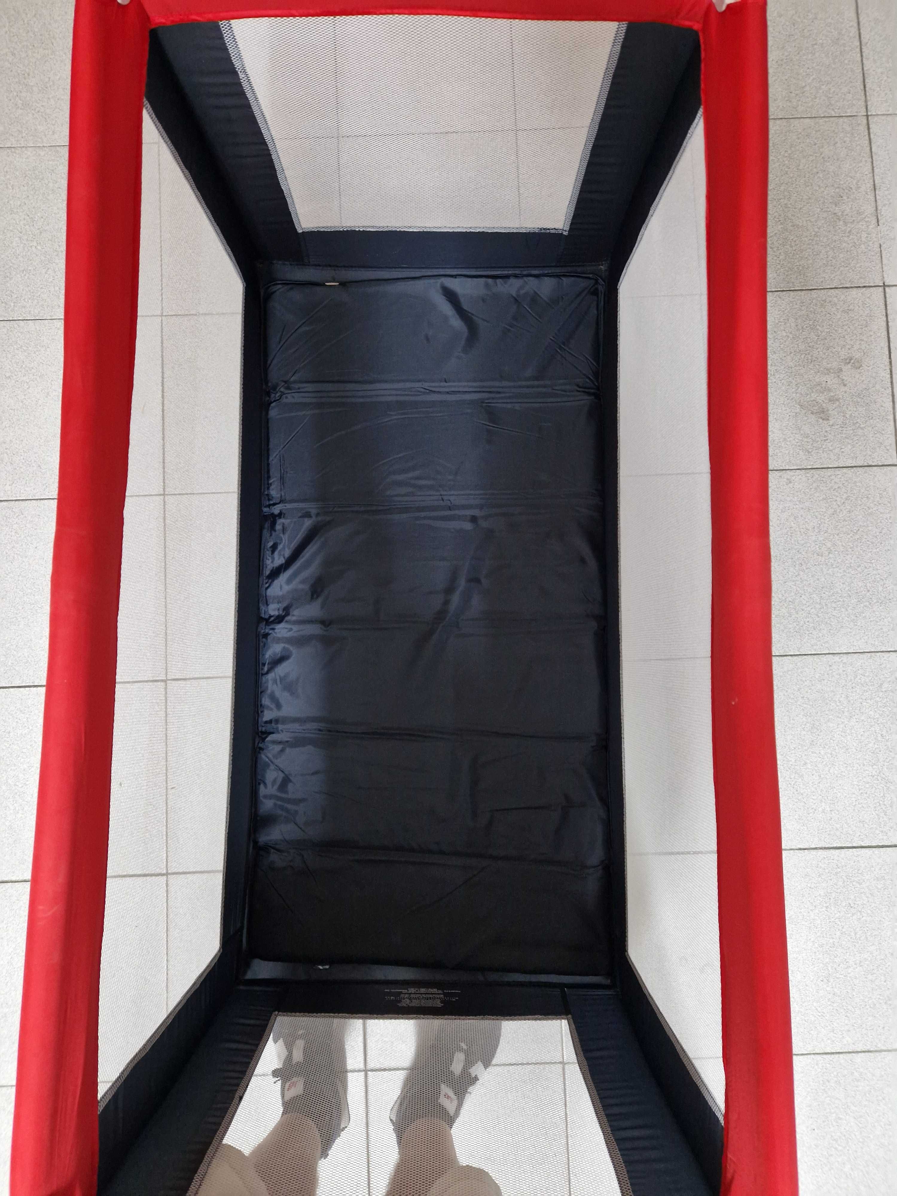 Cama de viagem Essential by Prenatal azul e vermelha como nova