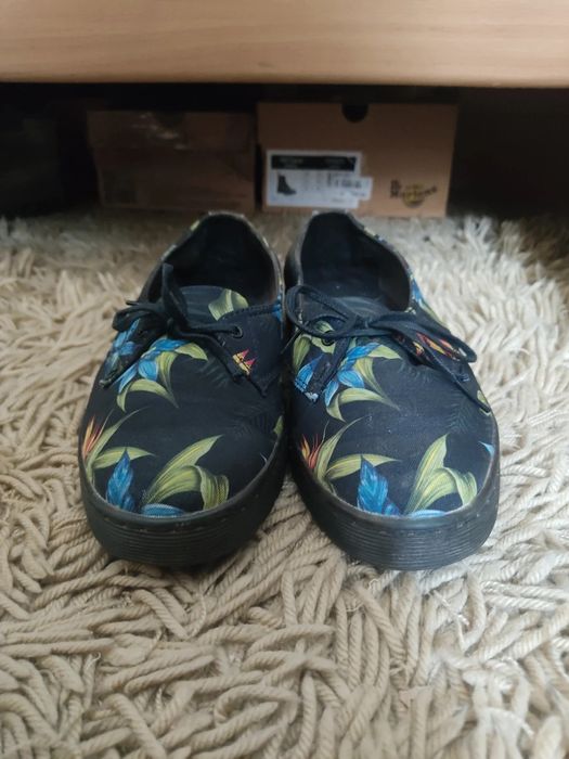 Niskie martensy, Dr. Martens, egzotyczne kwiaty, rozmiar 40, jak nowe