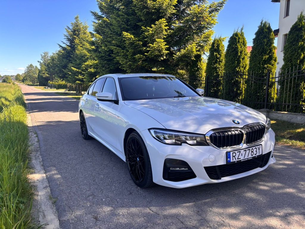 Samochód do ślubu  BMW G20
Najnowsza generacja BMW Serii 3 (G20) 2022