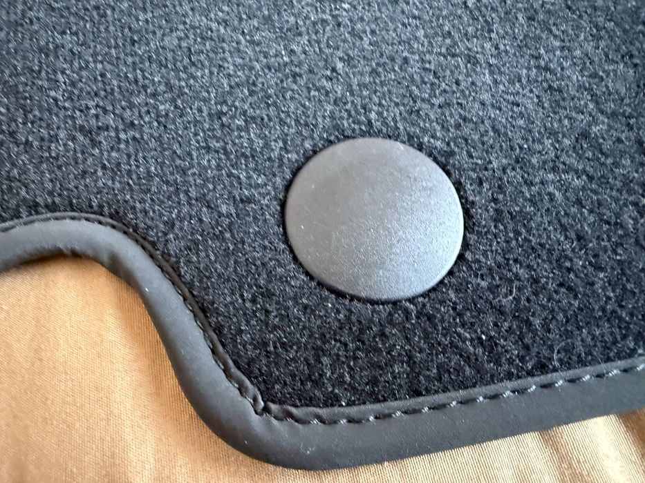 Nowe oryginalne welurowe dywaniki mercedes C klasa w205 OE