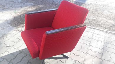 Fotel retro czerwony obrotowy
