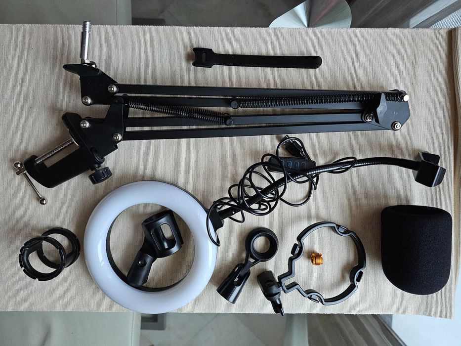 Microfone Audio-Technica 2500x-USB e Suporte de Microfone Ajustável