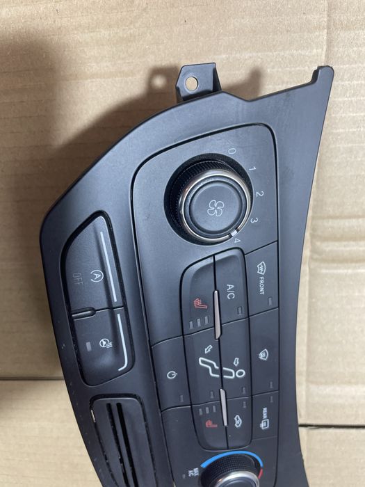 Ford focus III mk3 panel nawiewu klimatyzacji ładny sprawny
