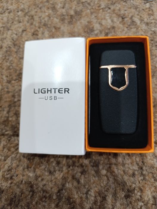 Удобная и стильная USB-зажигалка в классическом дизайне. Изделие изгот