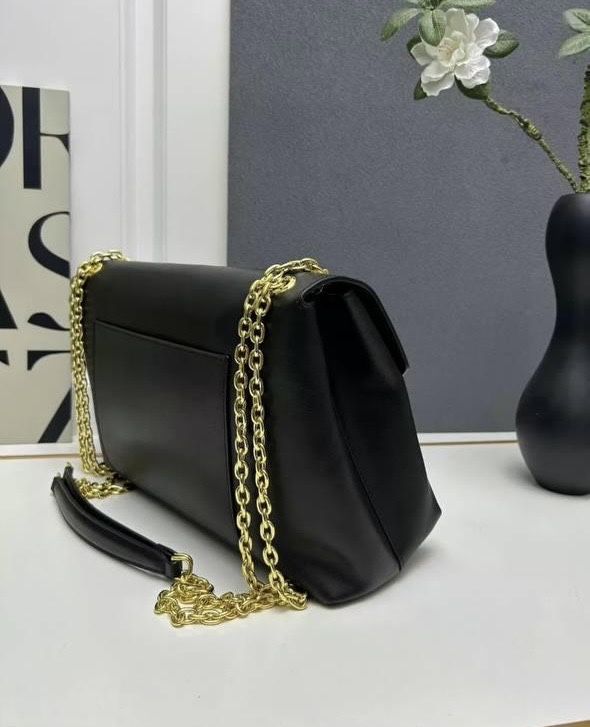 Mala prada nova