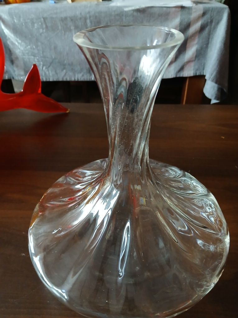 Piękna karafka na wino vintage