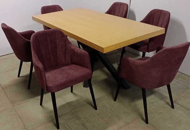 Krzesła tapicerowane i stoły