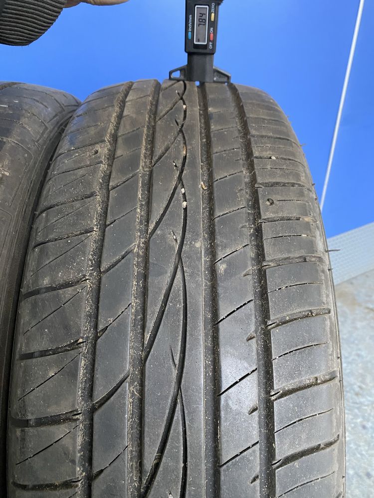 Falken Ziex 215/60r17 майже нова