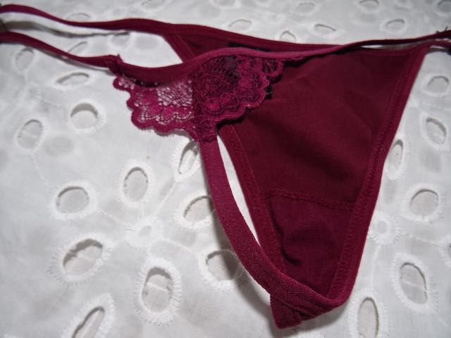 Lovehoney satynowe stringi M