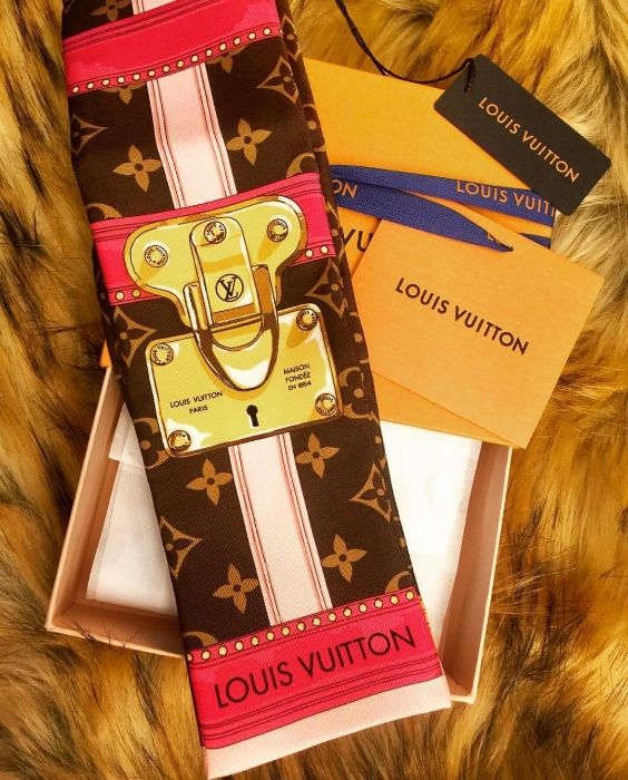 Lenço "Louis Vuitton" Novo