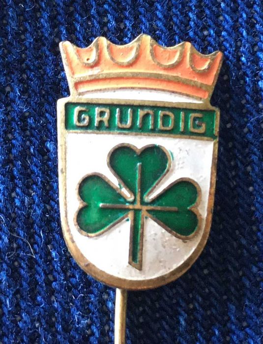 "Grundig" - Pin / Alfinete de lapela