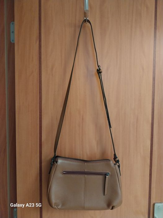 Mala a tiracolo, para senhora