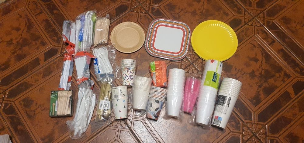 Oddam nowe talerze, kubki i sztućce