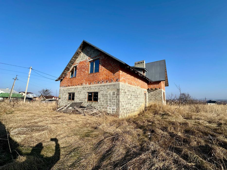 Продається будинок у с.Попелі біля м.Борислав