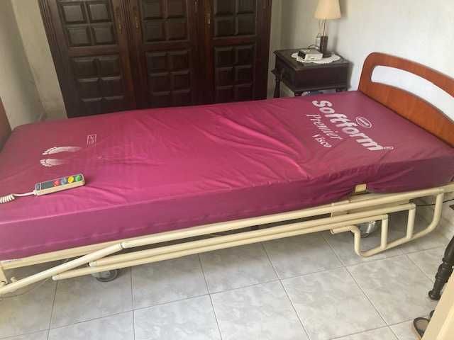 Cama articulada elétrica geriátrica com colchão anti-escaras