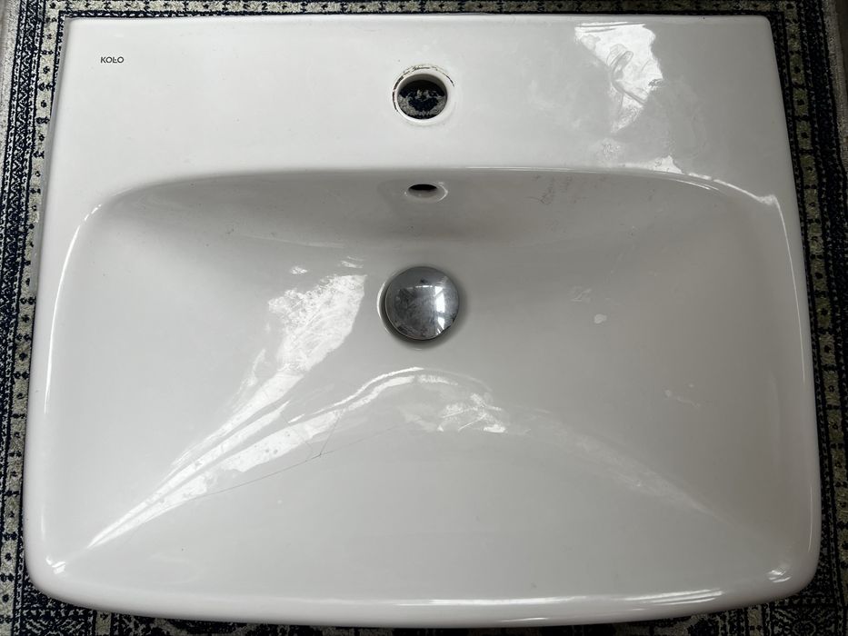 Умивальник Kolo 54x45 + донний клапан