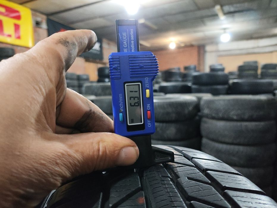 Шини резина зима 175/65 R15 Yokohama v 903