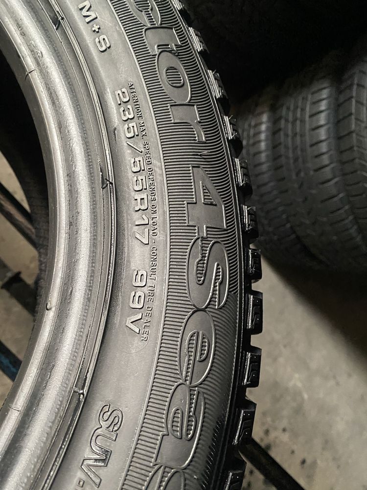 Шини 235/55/17 - 4шт Goodyear Vector4Seasons SUV