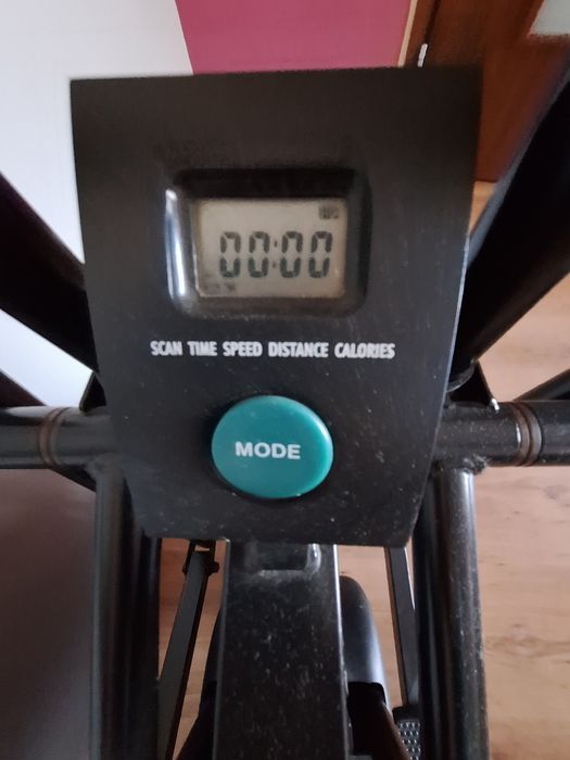 Orbitrek w kolorze czarnym