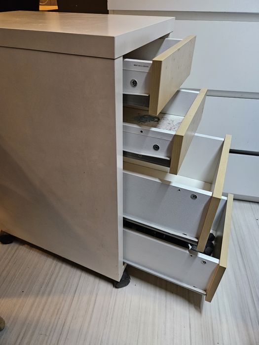 Komoda na kółkach Ikea Micke