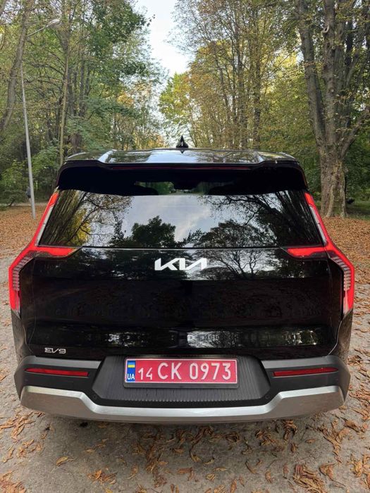 Kia EV9 електромобіль