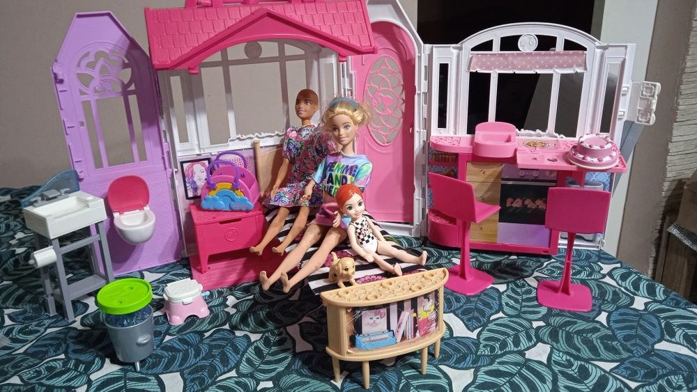 Domek przenośny składany dla lalki barbi