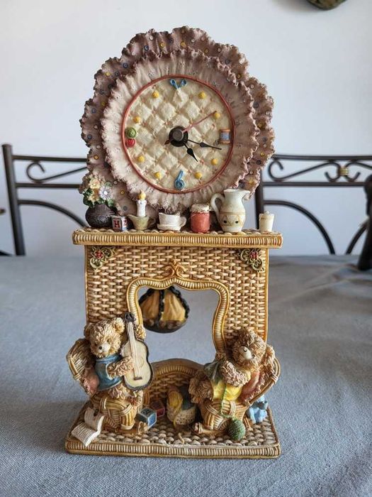 Relógio em Cerâmica com Pêndulo