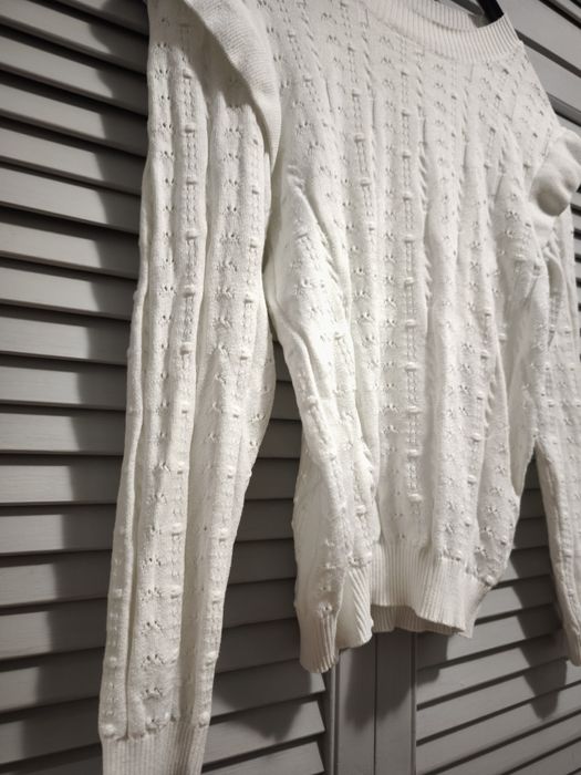 Elegancki biały sweterek XS dla kobiety lub dziewczyny