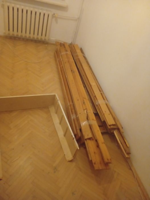 Boazeria z rozbiórki popakowana w paczki do odbioru w Legionowie.