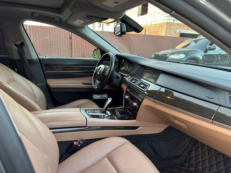 Продам BMW 740I F01 , 2011 года , 3.0 бензин в идеальном состоянии