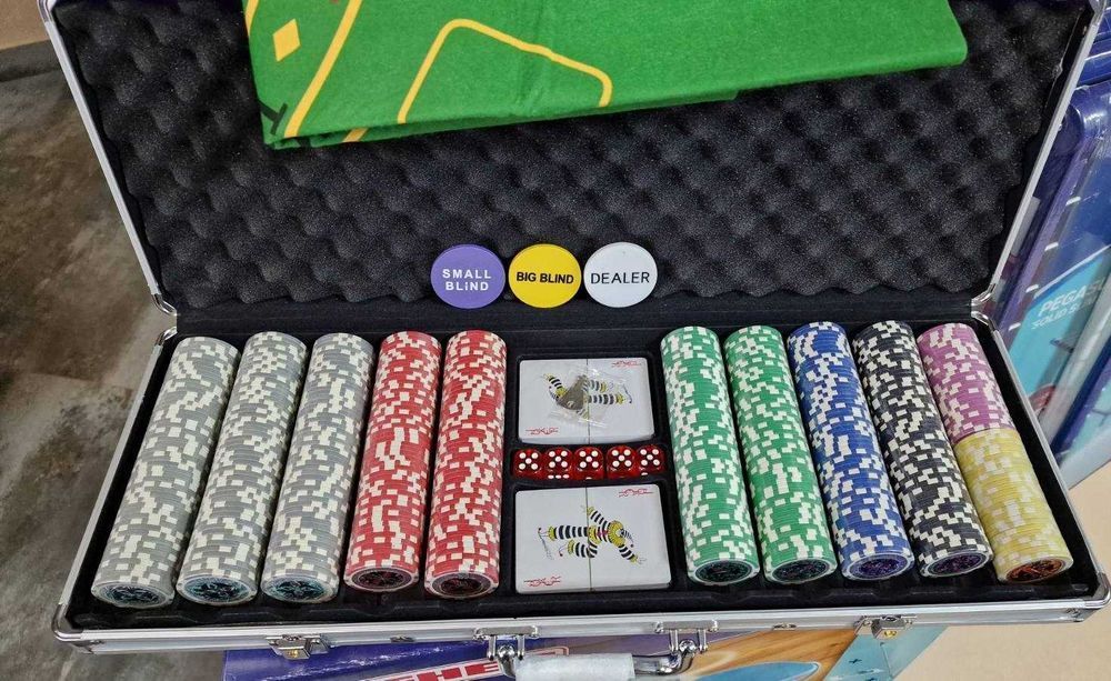 Подарунковий набір покер на 500 фишок, кості та дві колоди у кейсі