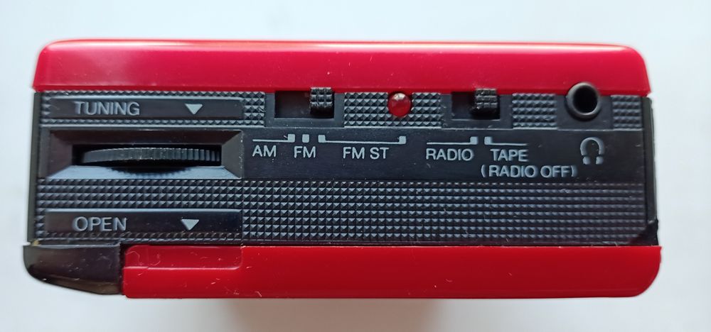 SHARP JC-127R Кассетный плеер Винтаж nec national walkman